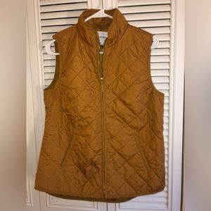 Lightweight Quilted Gold zip front vest